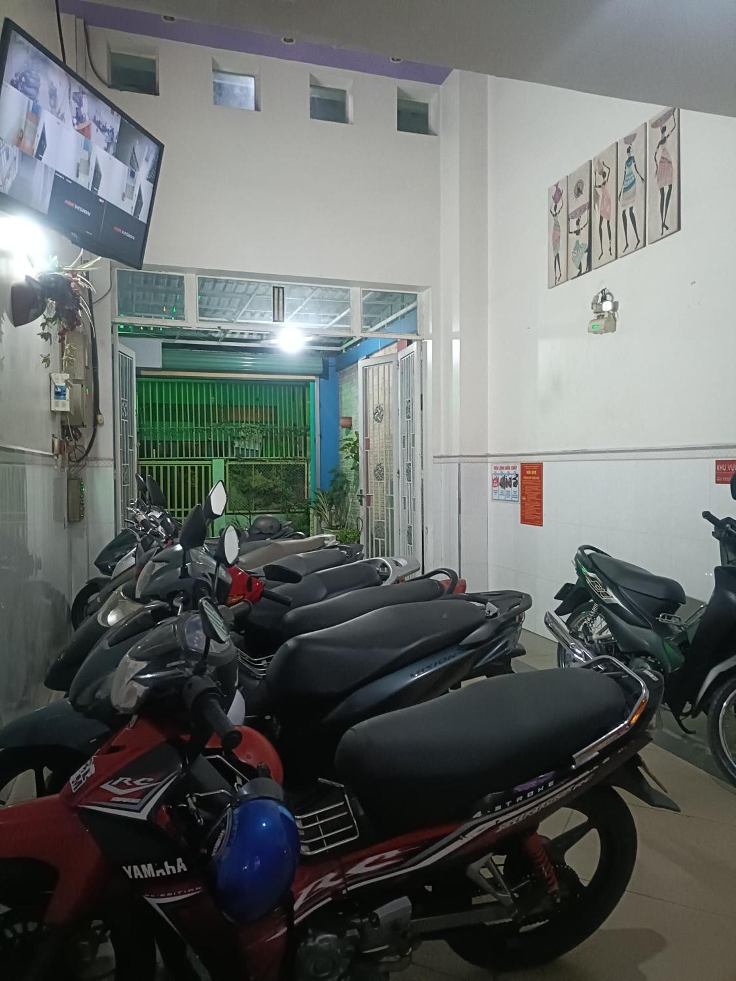 Hotel Phuong Linh Хошимин Экстерьер фото