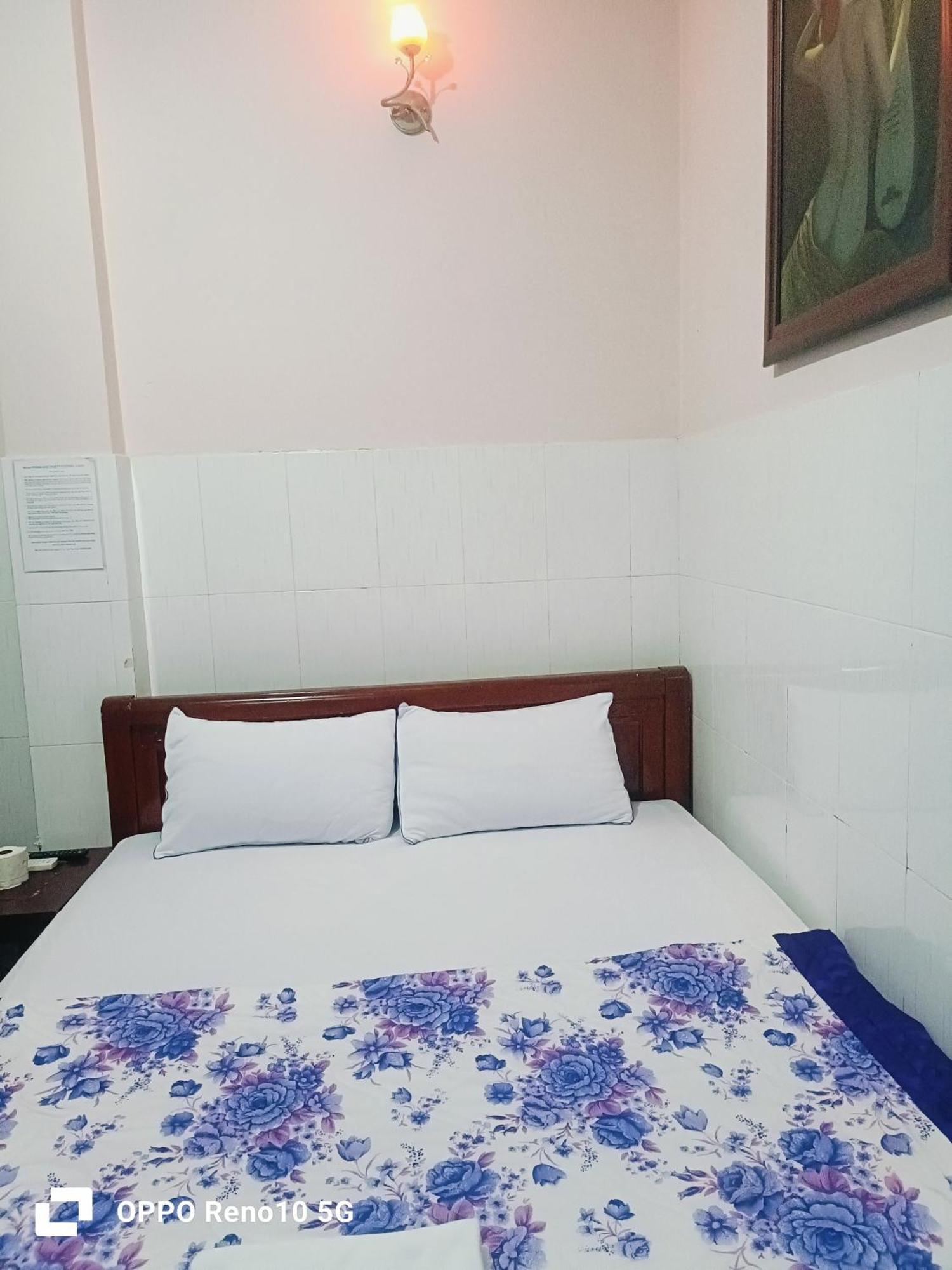 Hotel Phuong Linh Хошимин Экстерьер фото